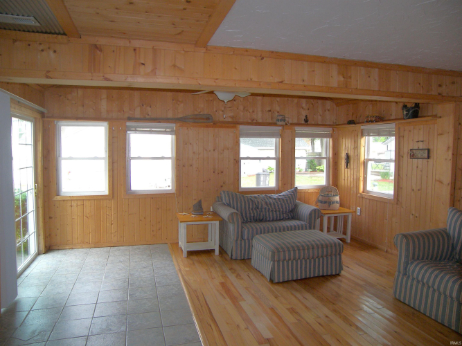 Listing Image 14