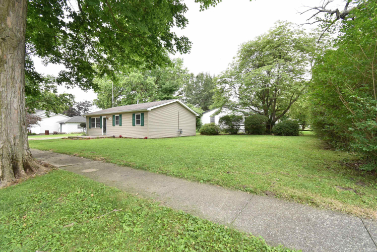 Listing Image 4