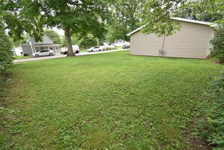 Listing Image 5
