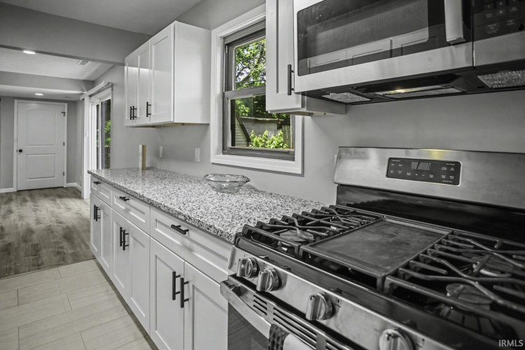 Listing Image 15