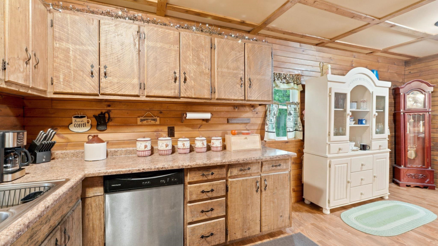 Listing Image 15