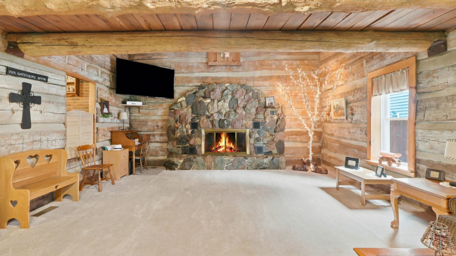 Listing Image 10