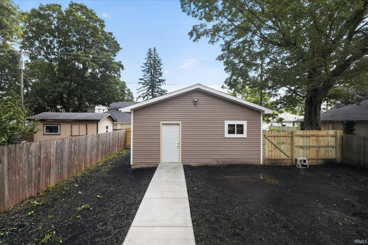 Listing Image 29