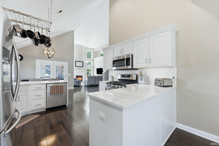 Listing Image 10