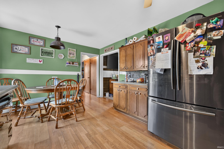 Listing Image 10
