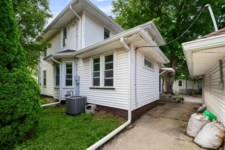 Listing Image 17