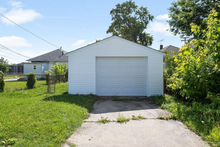 Listing Image 26