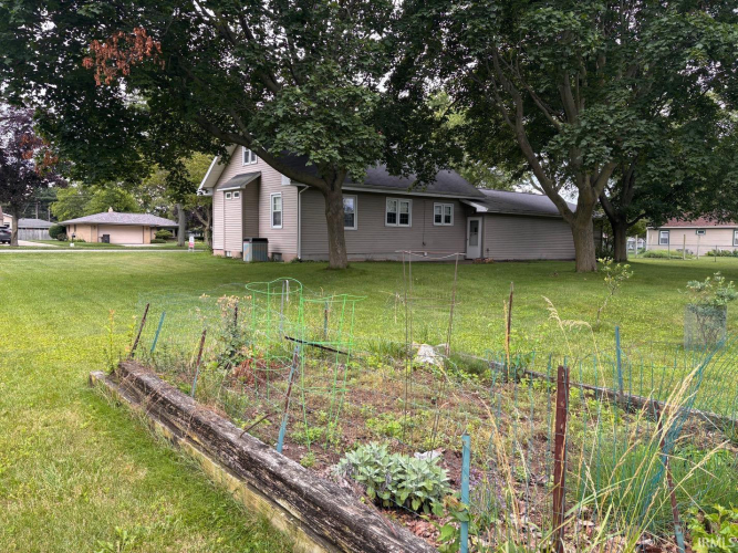 Listing Image 11