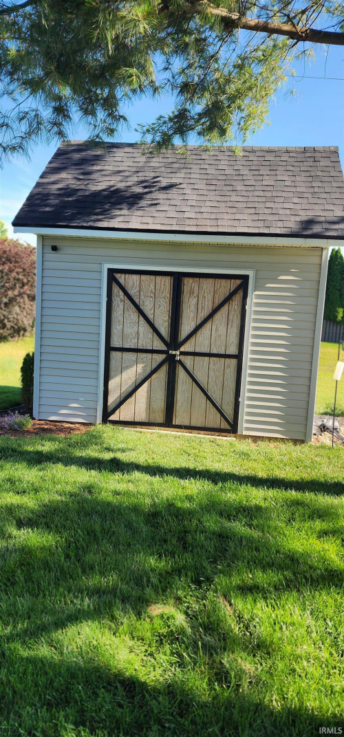 Listing Image 4