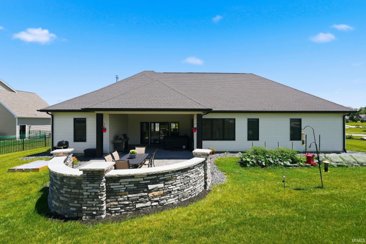 Listing Image 5