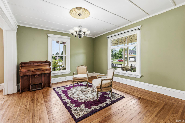 Listing Image 12
