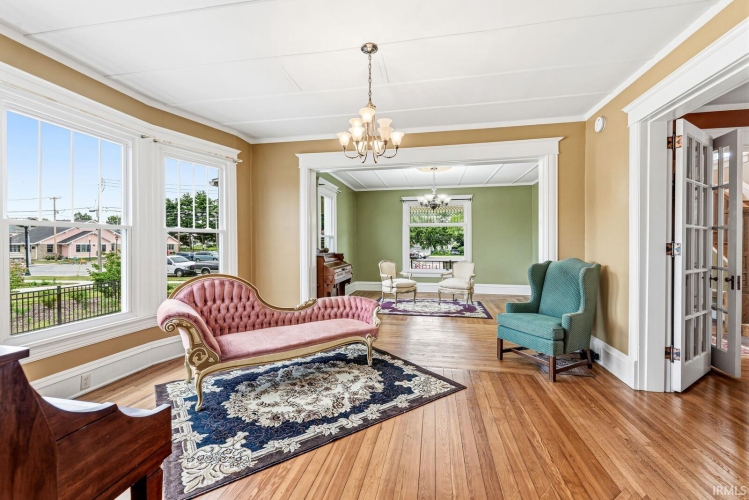 Listing Image 15