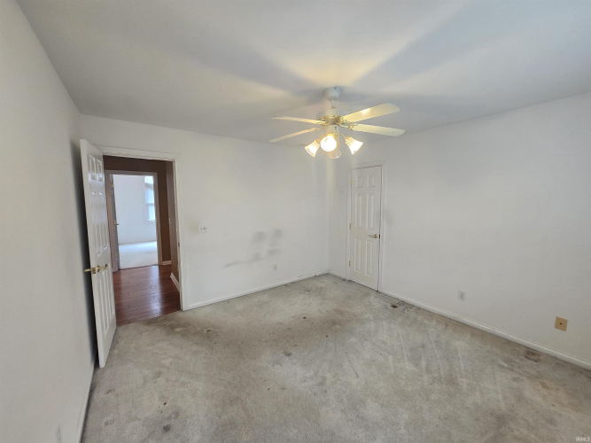 Listing Image 28