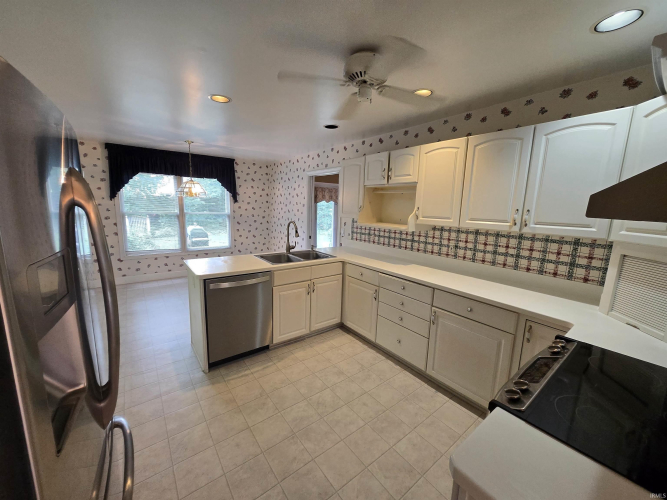 Listing Image 8