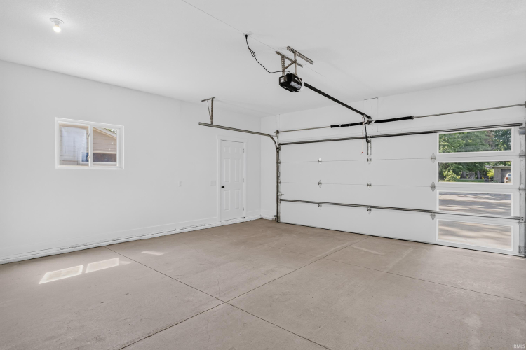 Listing Image 36