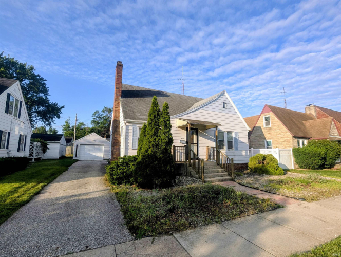 Listing Image 3
