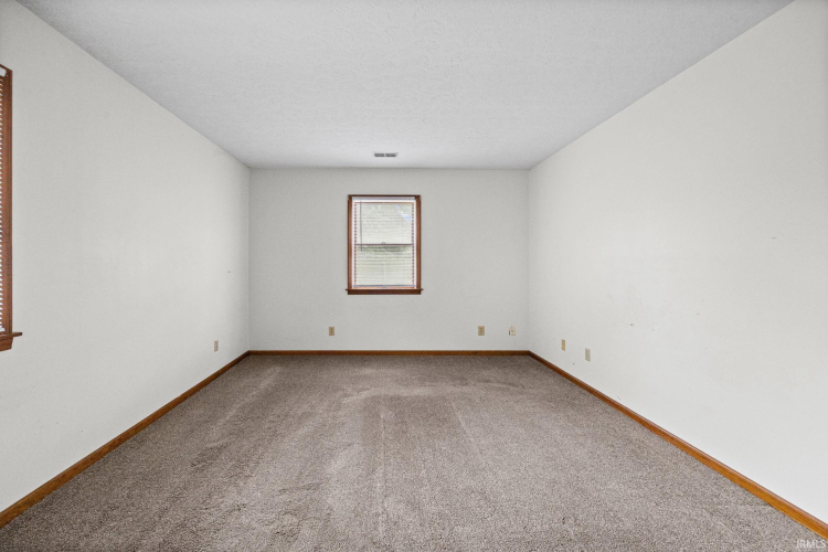Listing Image 28