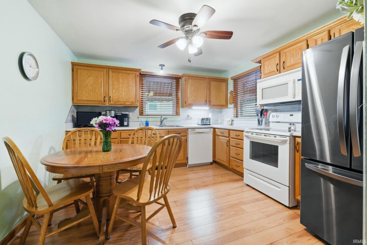Listing Image 16
