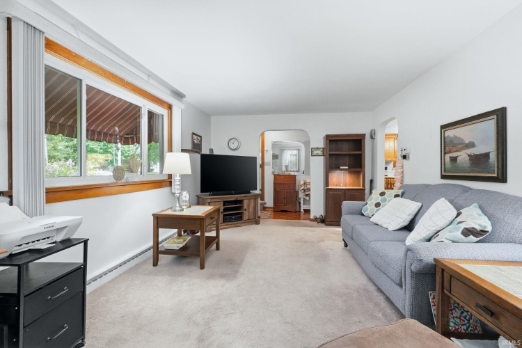 Listing Image 7
