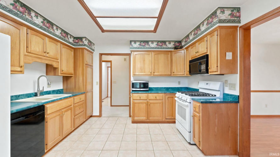 Listing Image 16