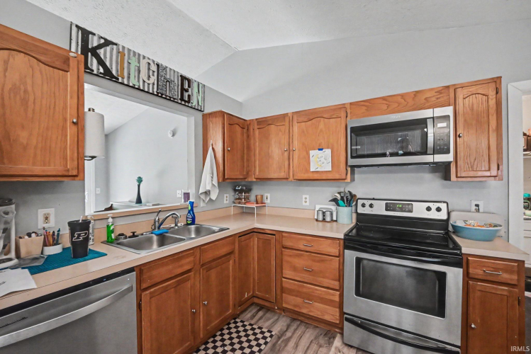 Listing Image 6