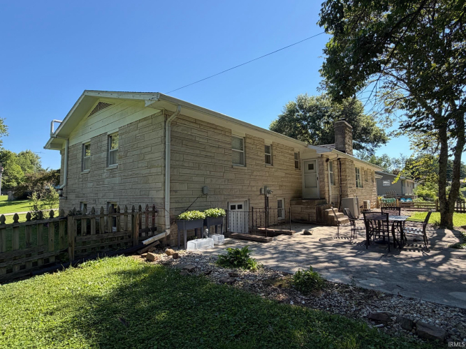 Listing Image 5