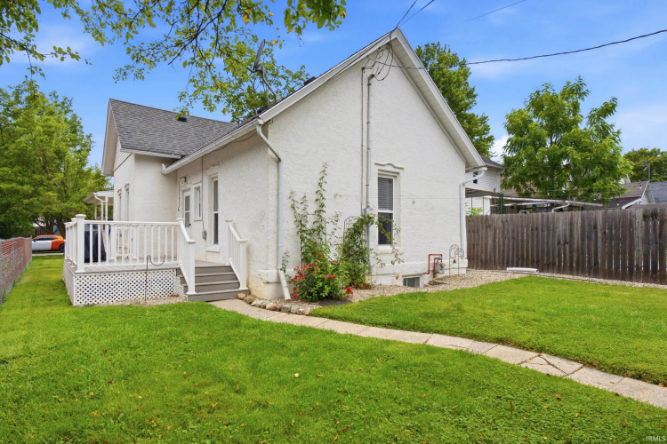 Listing Image 4