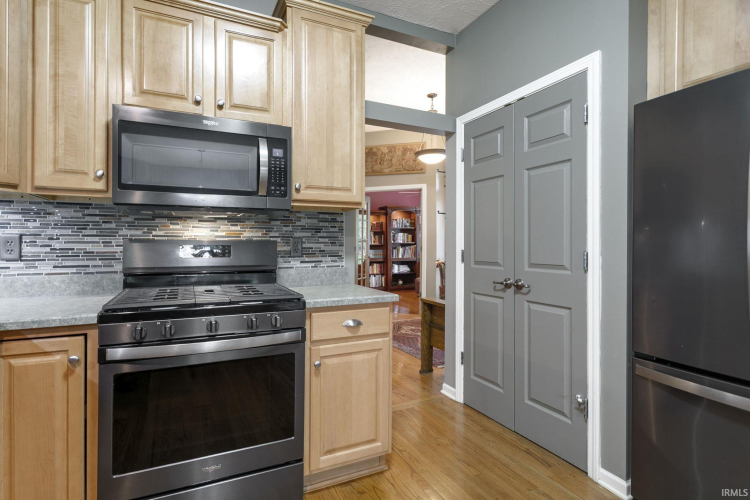 Listing Image 20