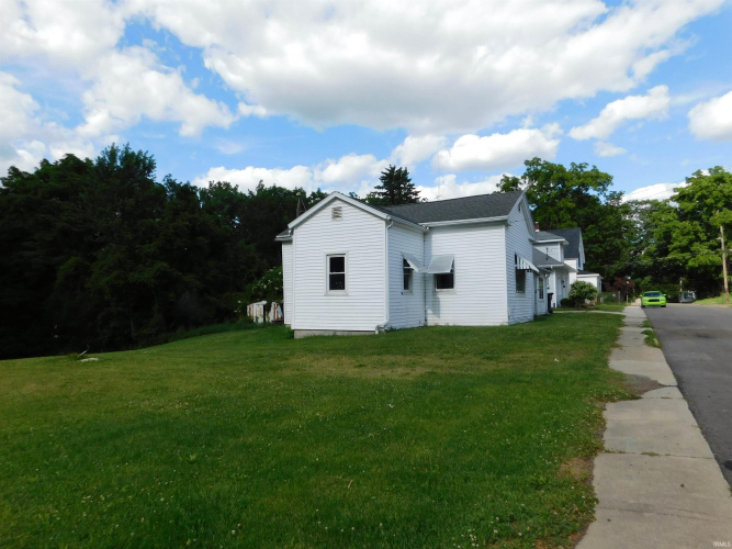 Listing Image 5