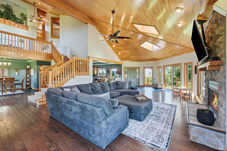 Listing Image 14