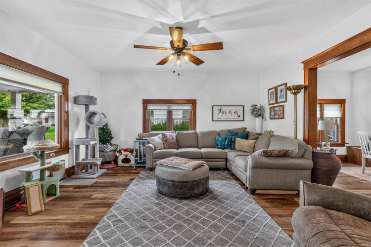 Listing Image 18