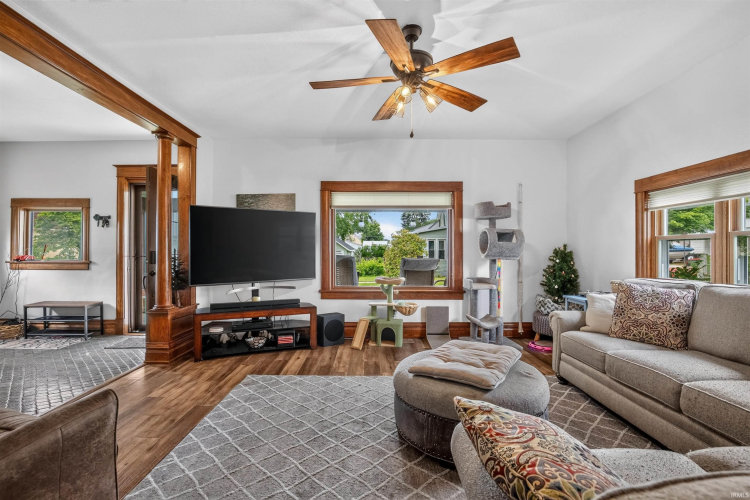 Listing Image 19