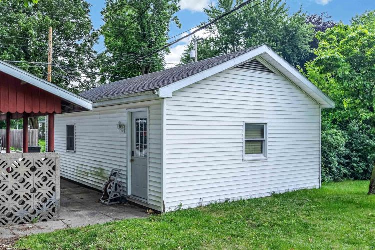 Listing Image 10