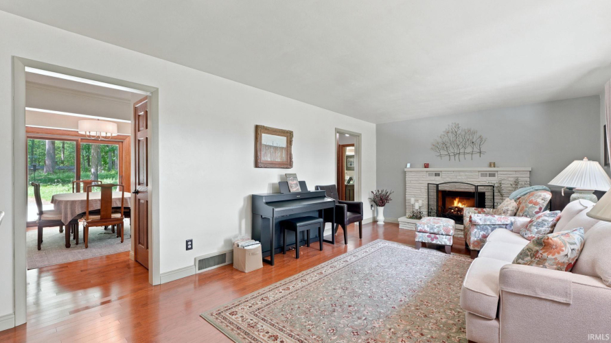 Listing Image 15