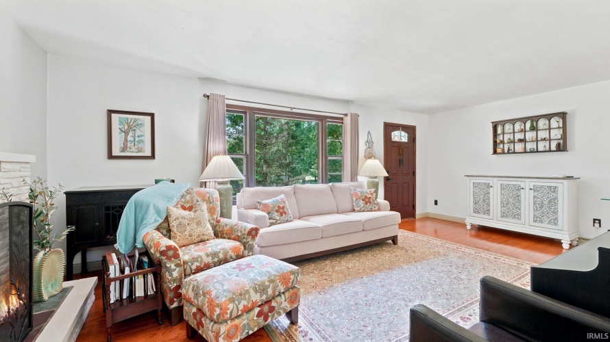 Listing Image 16