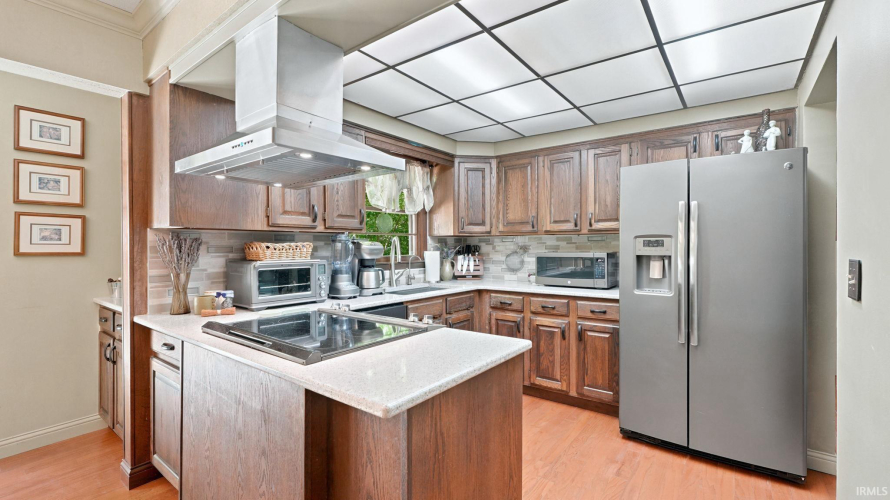 Listing Image 5