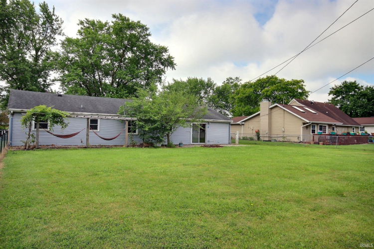 Listing Image 12