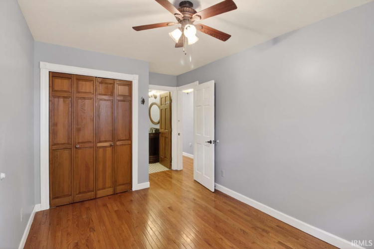 Listing Image 34