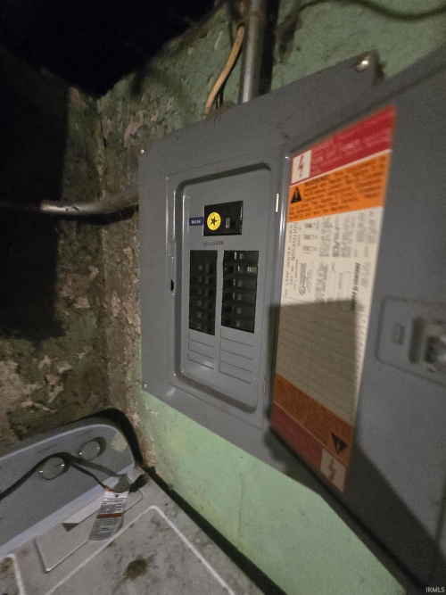 Listing Image 12