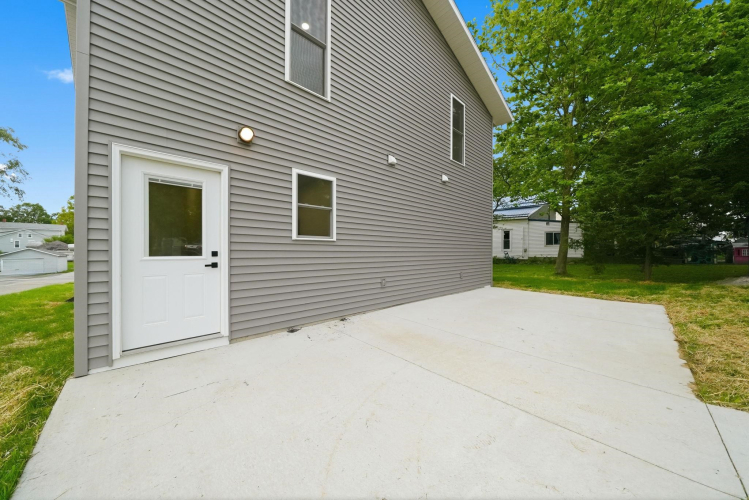 Listing Image 40