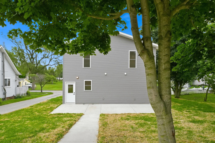Listing Image 45