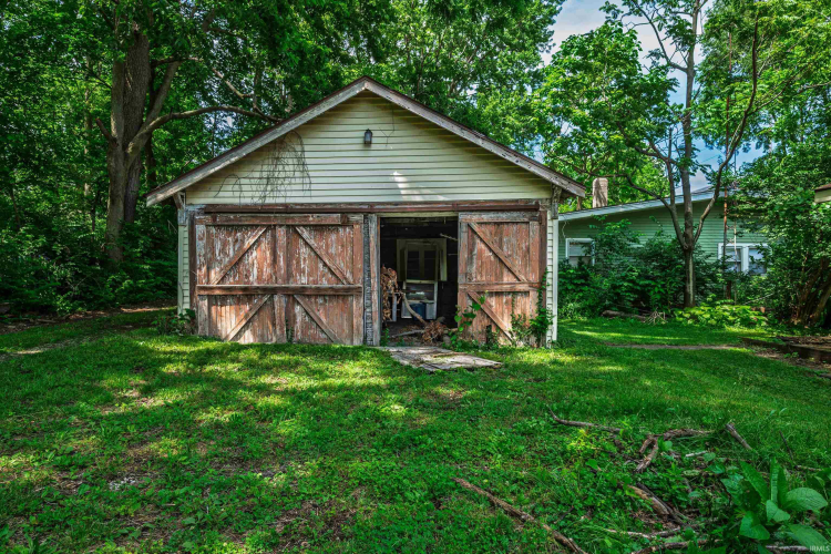Listing Image 4