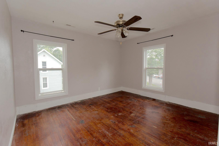 Listing Image 33