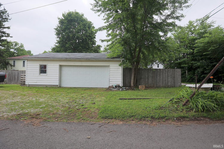 Listing Image 5
