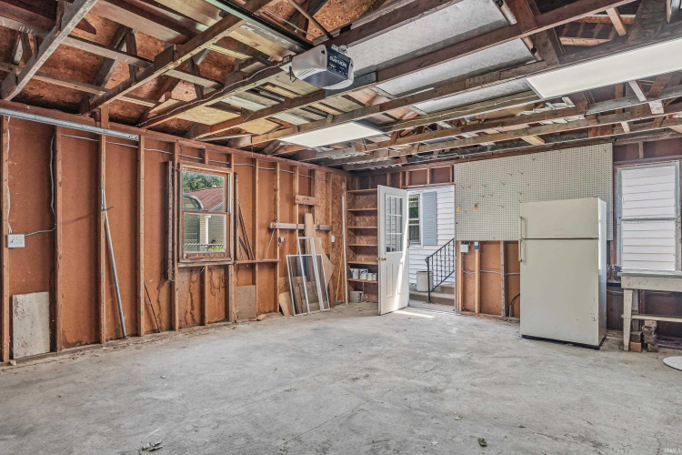 Listing Image 16