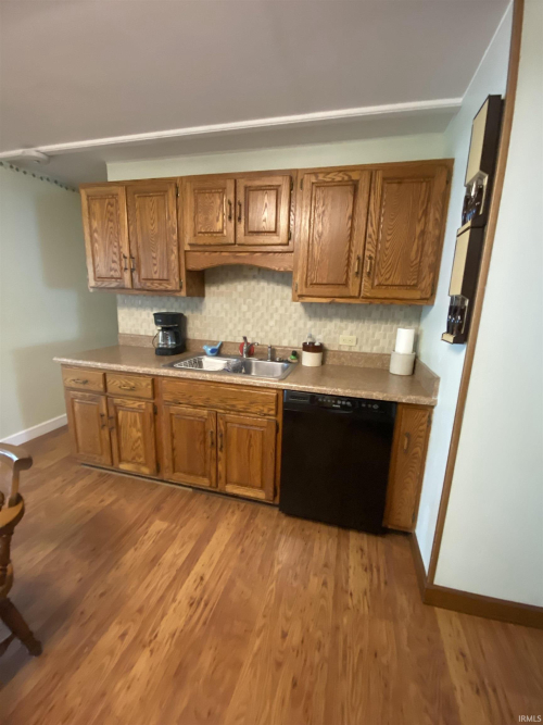Listing Image 6