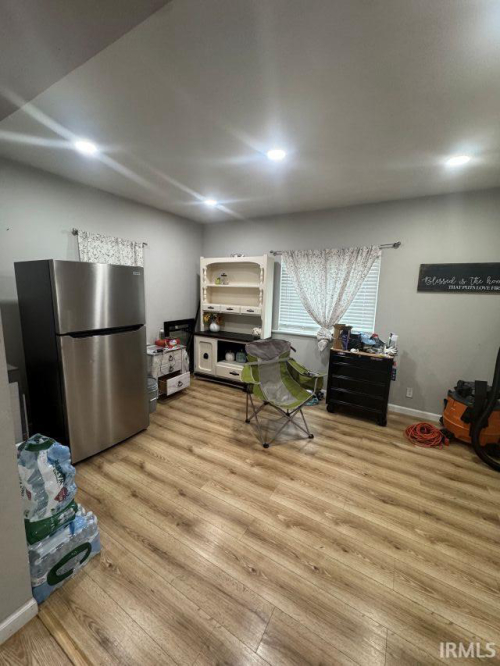 Listing Image 5