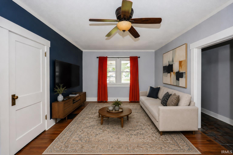 Listing Image 6