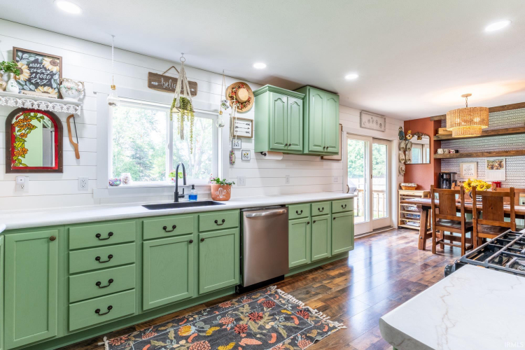 Listing Image 15