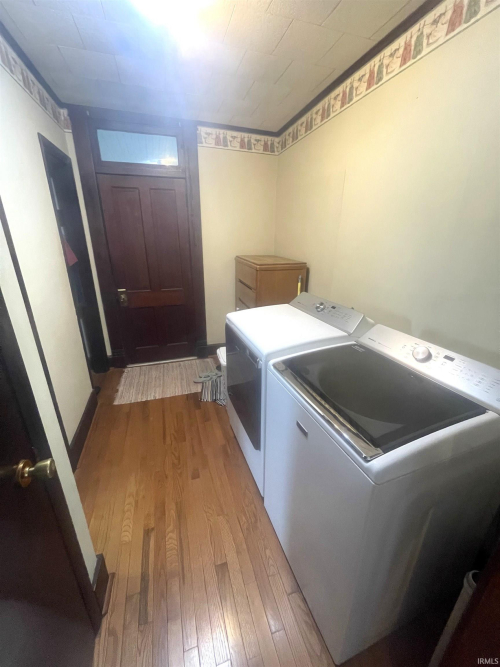 Listing Image 16